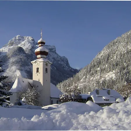 Haus Jagerheim/hunters House Holiday home Lofer